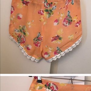 FLORAL SUMMER SHORTS🧡